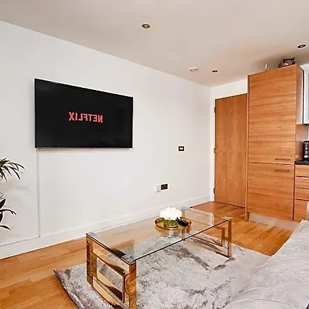King Deluxe Large Balcony& Free Parking! Leeds (West Yorkshire)