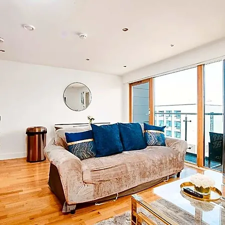Hotel King Deluxe Large Balcony& Free Parking! 2*