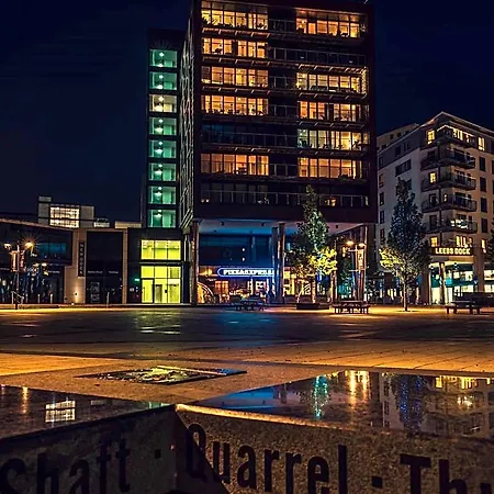 Hotel King Deluxe Large Balcony& Free Parking! 2*