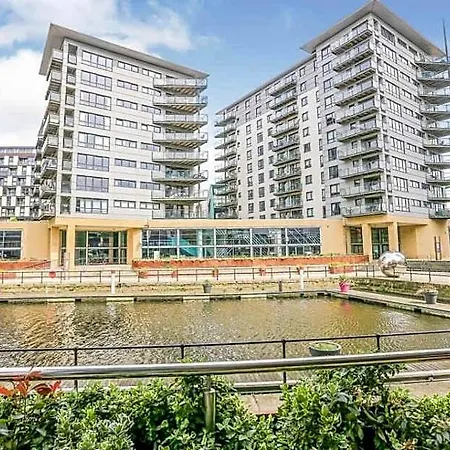 King Deluxe Large Balcony& Free Parking! 2* Leeds (West Yorkshire)