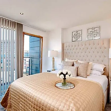 Hotel King Deluxe Large Balcony& Free Parking! Leeds (West Yorkshire)
