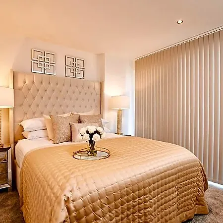 King Deluxe Large Balcony& Free Parking! Hotel 2*